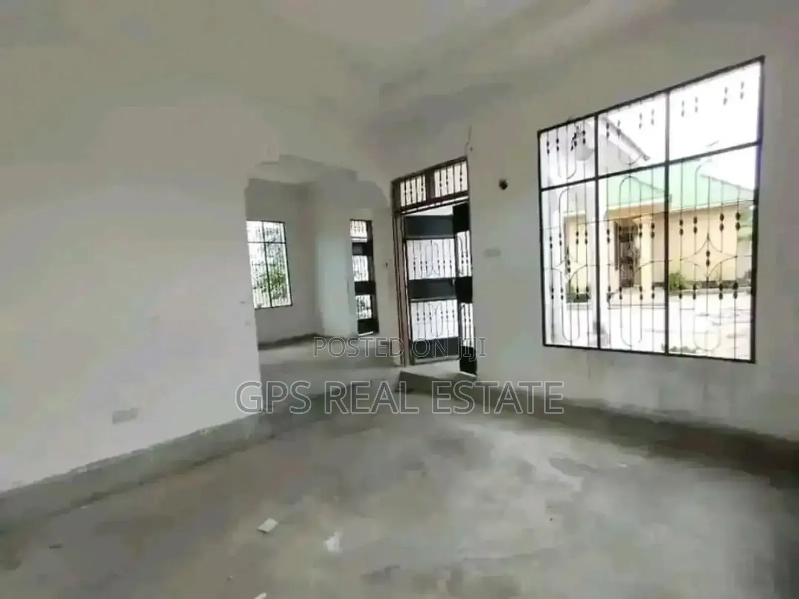 7bdrm Apartment in Gongo La Mboto, Ilala for sale