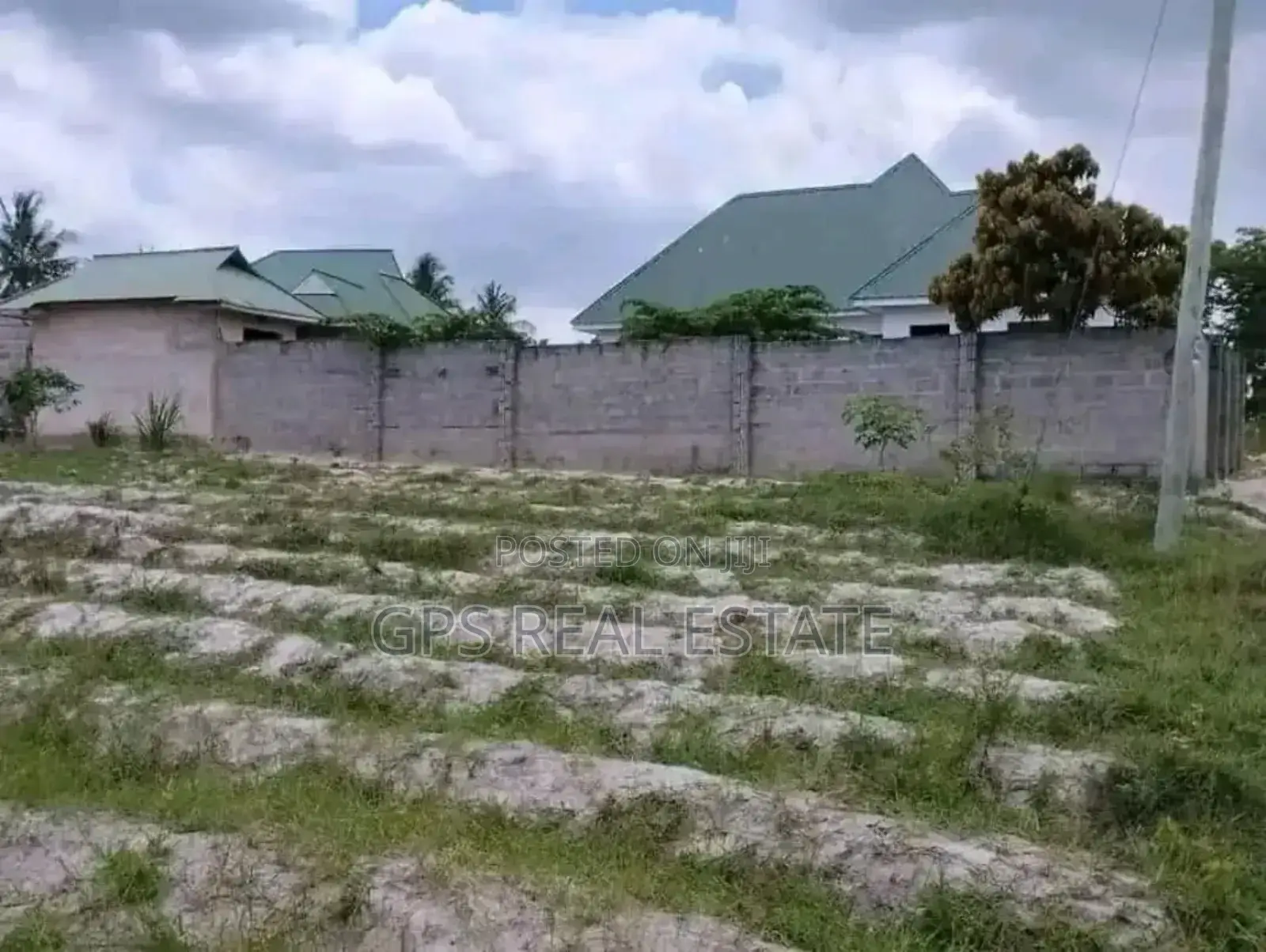 7bdrm Apartment in Gongo La Mboto, Ilala for sale
