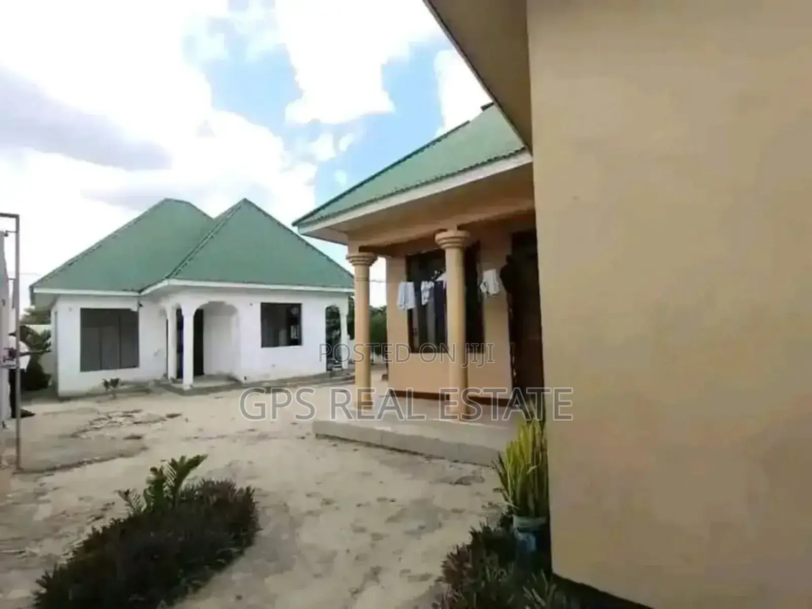 7bdrm Apartment in Gongo La Mboto, Ilala for sale