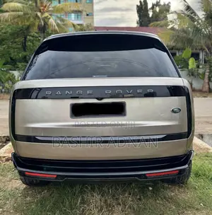 Land Rover Range Rover Vogue 2023 Gold