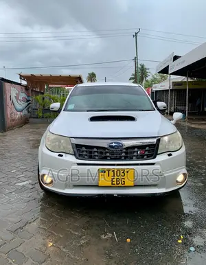 Subaru Forester 2010 Pearl