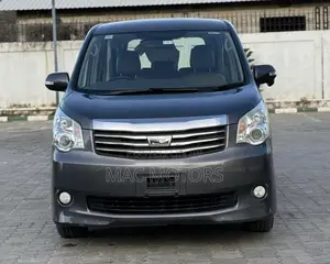 Toyota Noah 2.0 143hp AWD (8 Seater) 2011 Gray