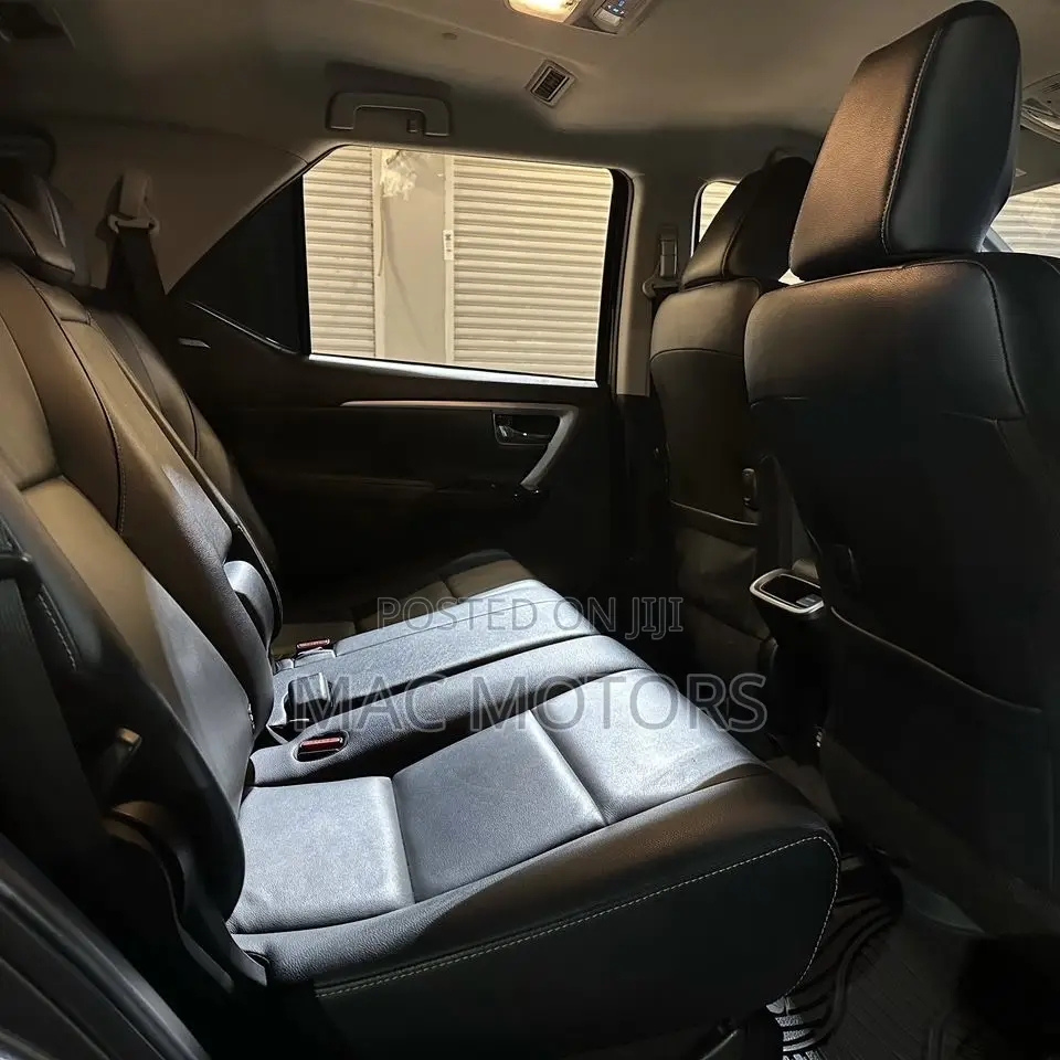Toyota Fortuner 2.8 D AWD 2023 Gray