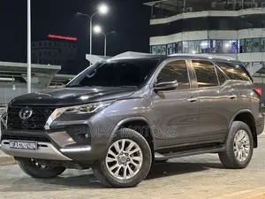Toyota Fortuner 2.8 D AWD 2023 Gray