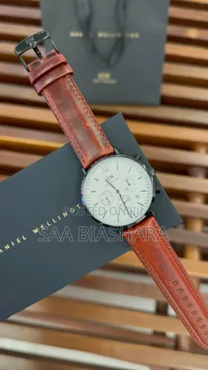 Daniel Wellington Men's Classic Brown and White