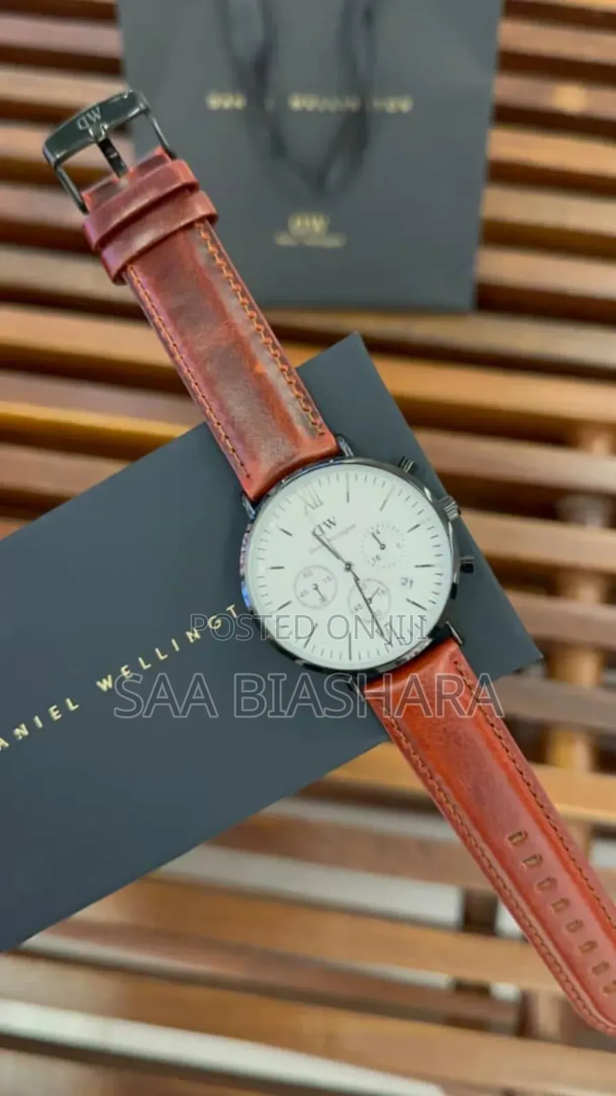 Daniel Wellington Men's Classic Brown and White