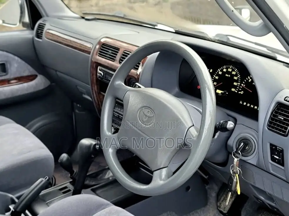 Toyota Land Cruiser Prado 2.7 16V 5dr 2000 White