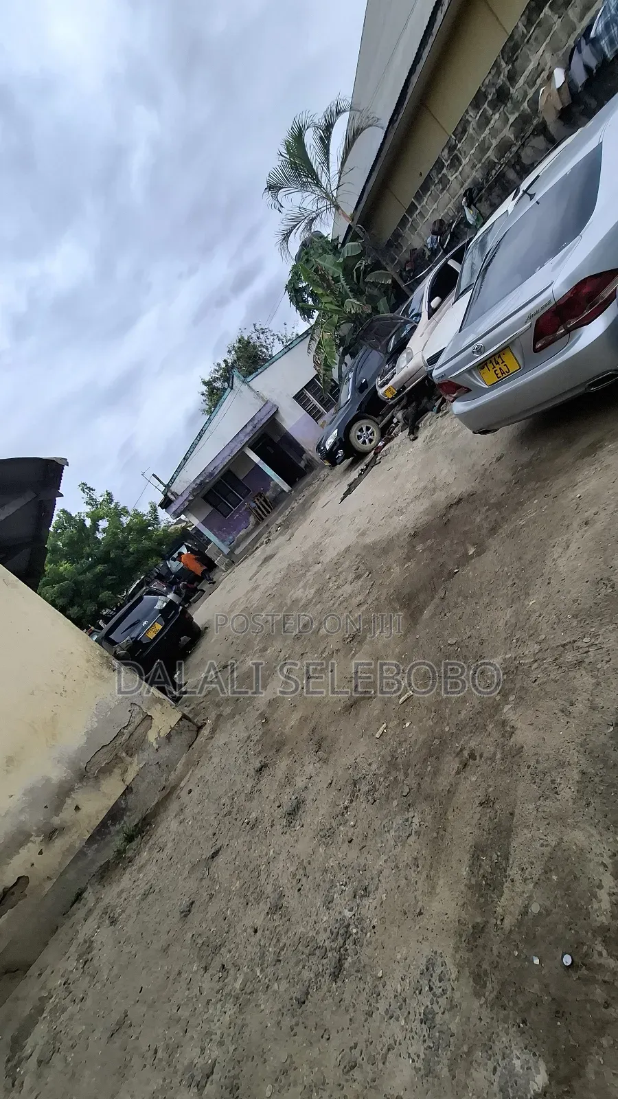 Plot 4 Investment Office or Ware House% We Look Main Road