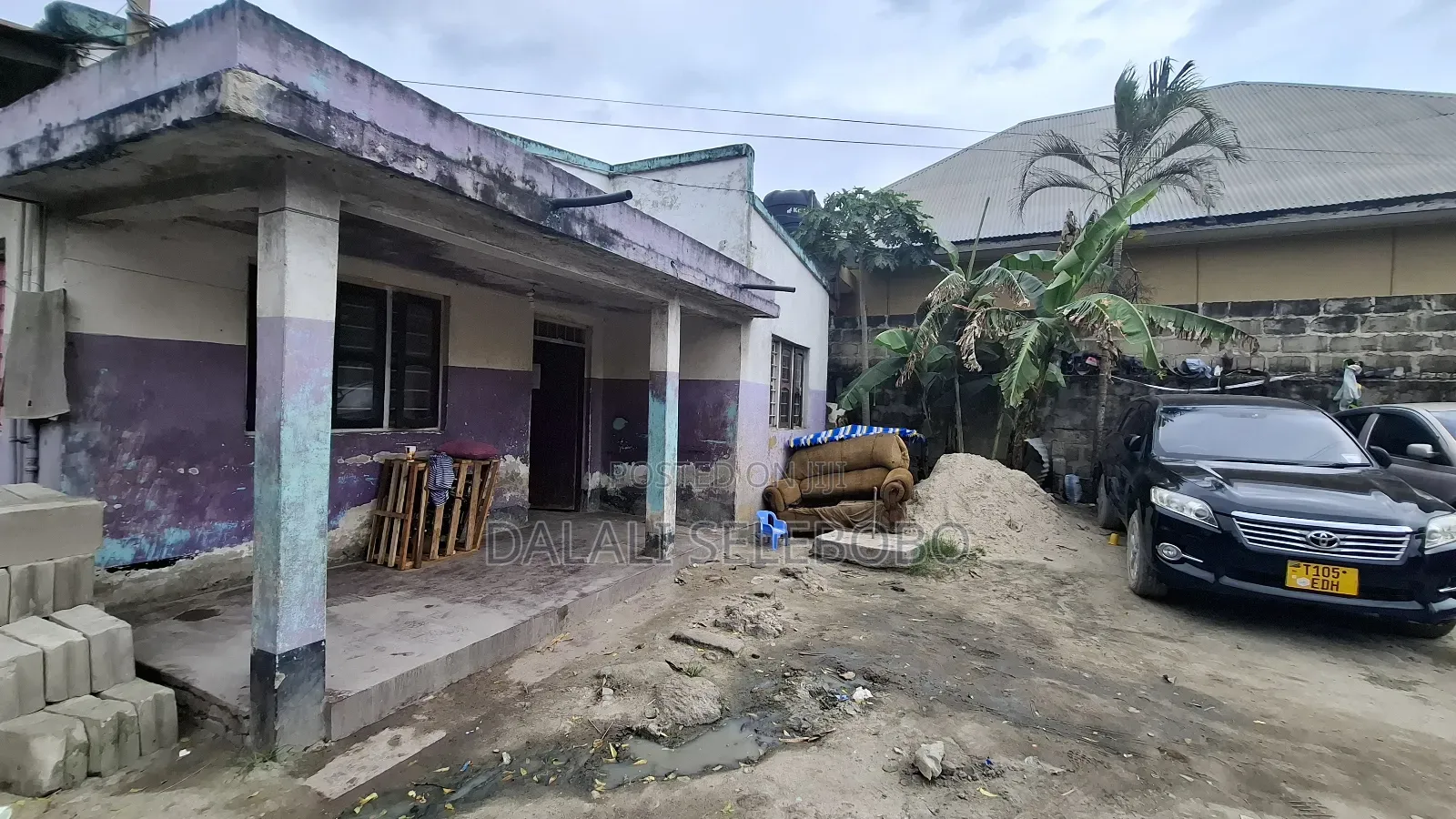 Plot 4 Investment Office or Ware House% We Look Main Road