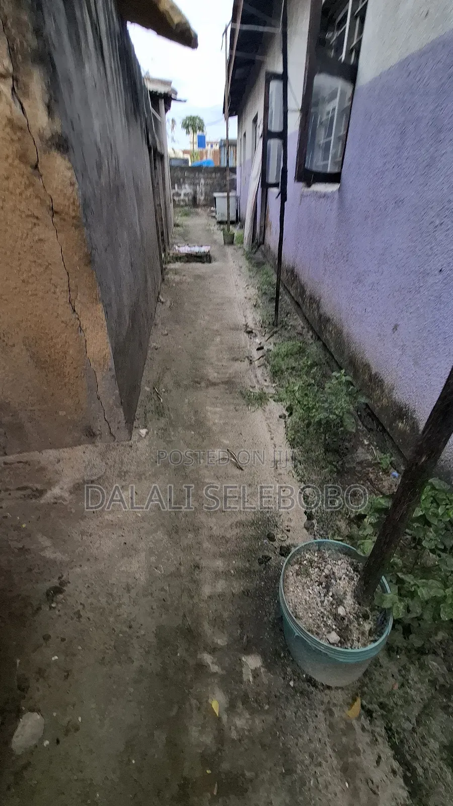 Plot 4 Investment Office or Ware House% We Look Main Road