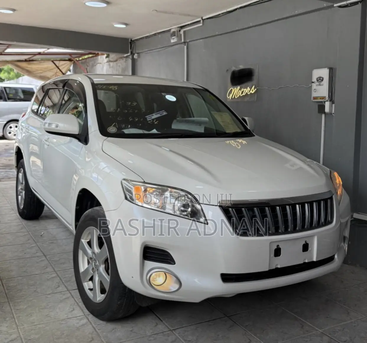 Toyota Vanguard 2009 White