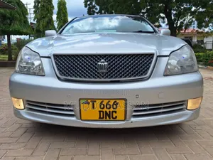Toyota Crown Royale 2005 Silver