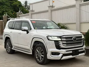 Toyota Land Cruiser 2023 White