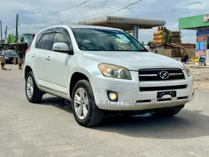 Toyota RAV4 2012 Off white