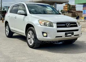 Toyota RAV4 2012 White