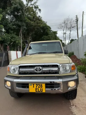 Toyota Land Cruiser 2014 Beige