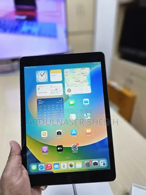 Apple iPad 9.7 64 GB Gray