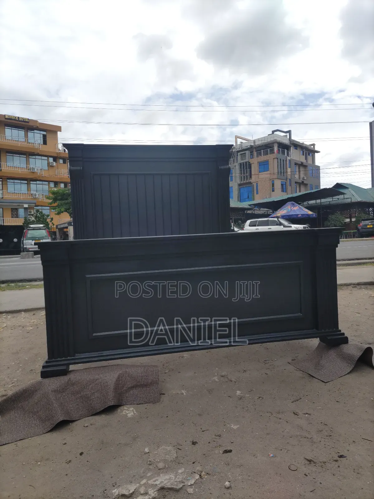 Kitanda 5*6 Multi Black Pamoja Na Godoro