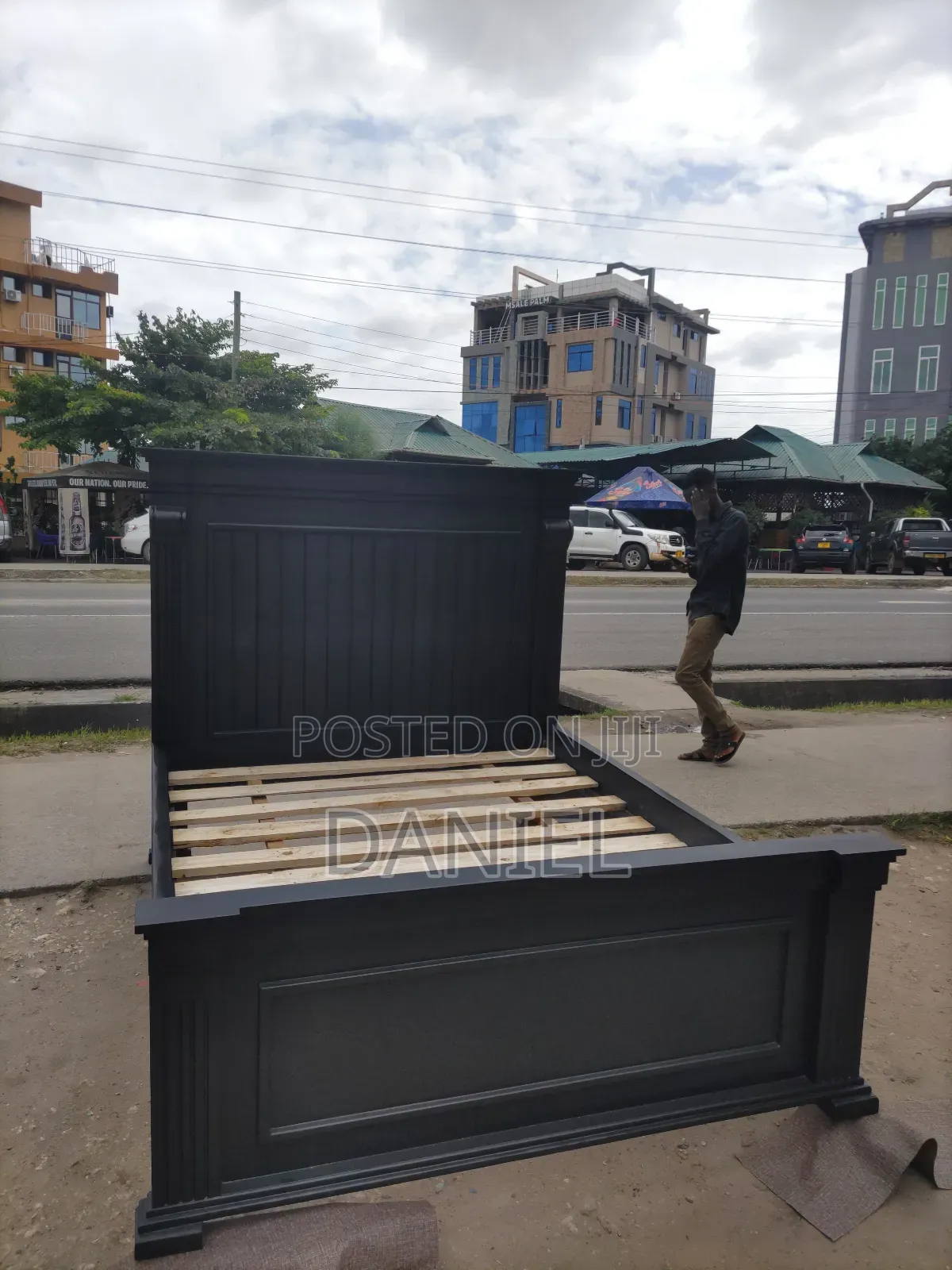 Kitanda 5*6 Multi Black Pamoja Na Godoro