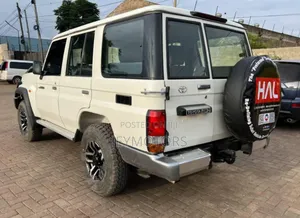 Toyota Land Cruiser 2015 White