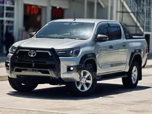 Toyota Hilux Revo Double Cab Deisel 2.8 AWD 2021 Silver
