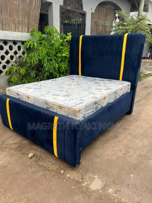 Bed Sofa Mpyaa//
Na Godoro//Nchi 10//
 Vyote