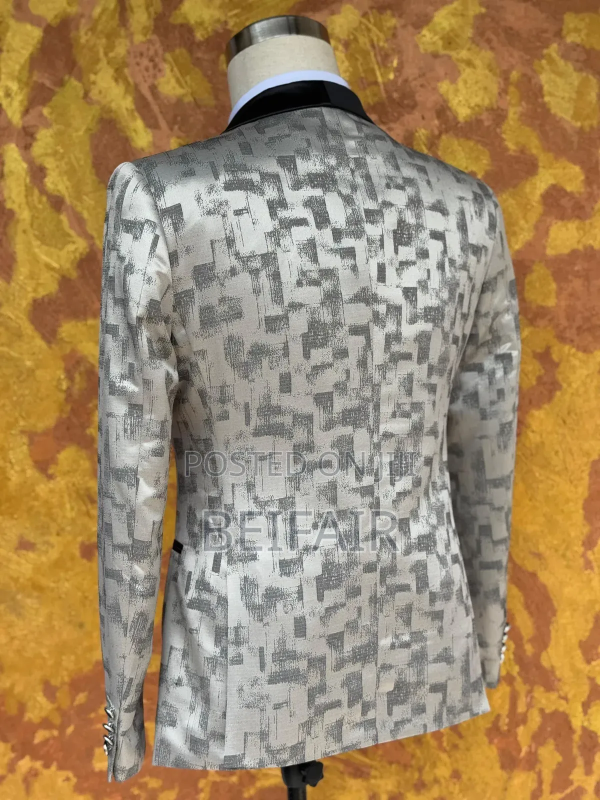 Glamorous Suit Style