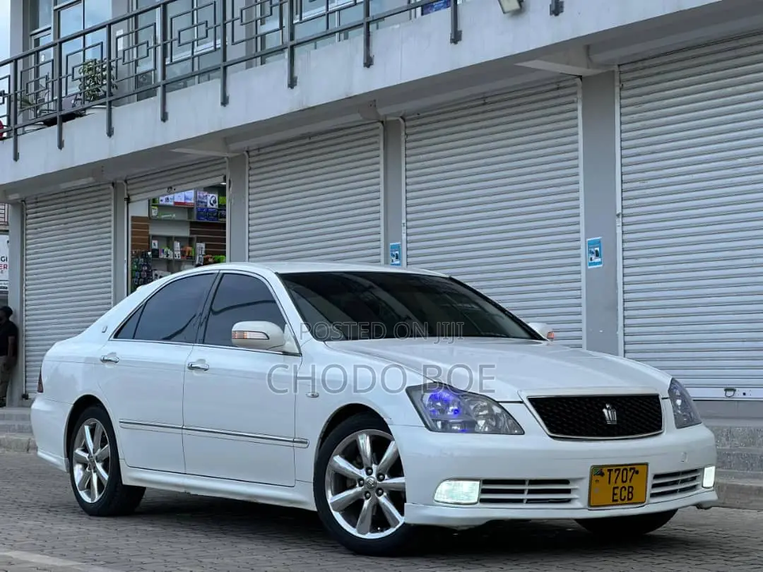 Toyota Crown Royale 2005 Pearl
