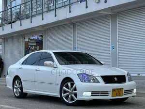 Toyota Crown Royale 2005 Pearl