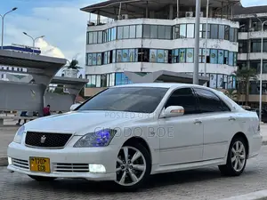 Toyota Crown Royale 2005 Pearl