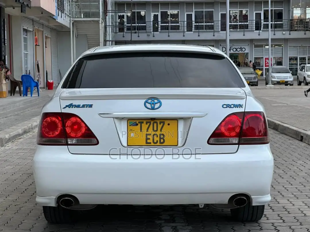 Toyota Crown Royale 2005 Pearl