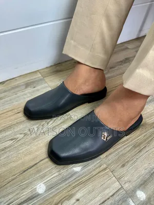 Sandals Competent in Market