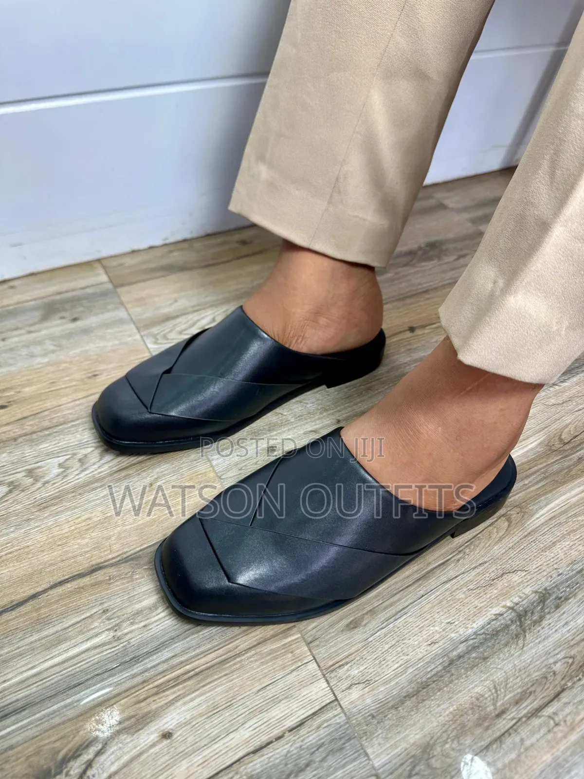 Sandals Competent in Market