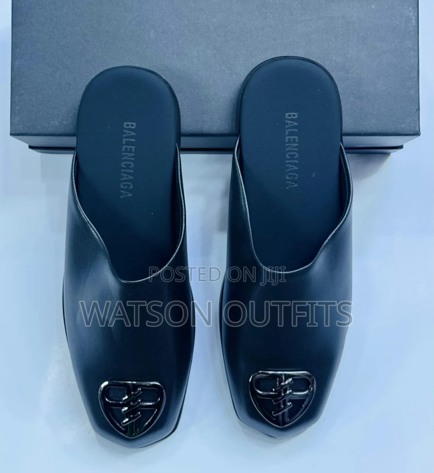 Sandals Competent in Market