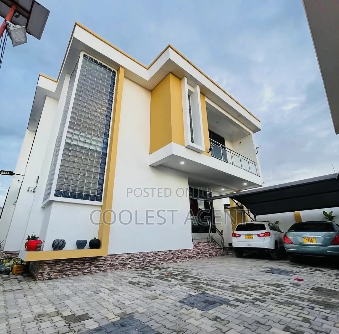 4bdrm Maisonette in Makumbusho, Kinondoni for sale