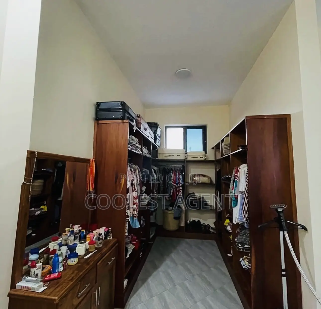 4bdrm Maisonette in Makumbusho, Kinondoni for sale