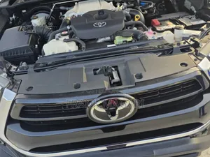 Toyota Hilux 2021 Black