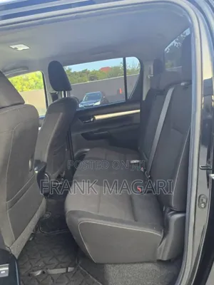 Toyota Hilux 2021 Black