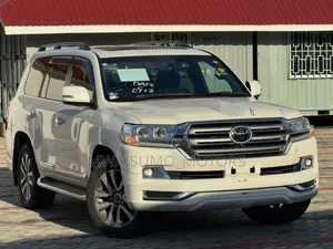 Toyota Land Cruiser 2018 Off white
