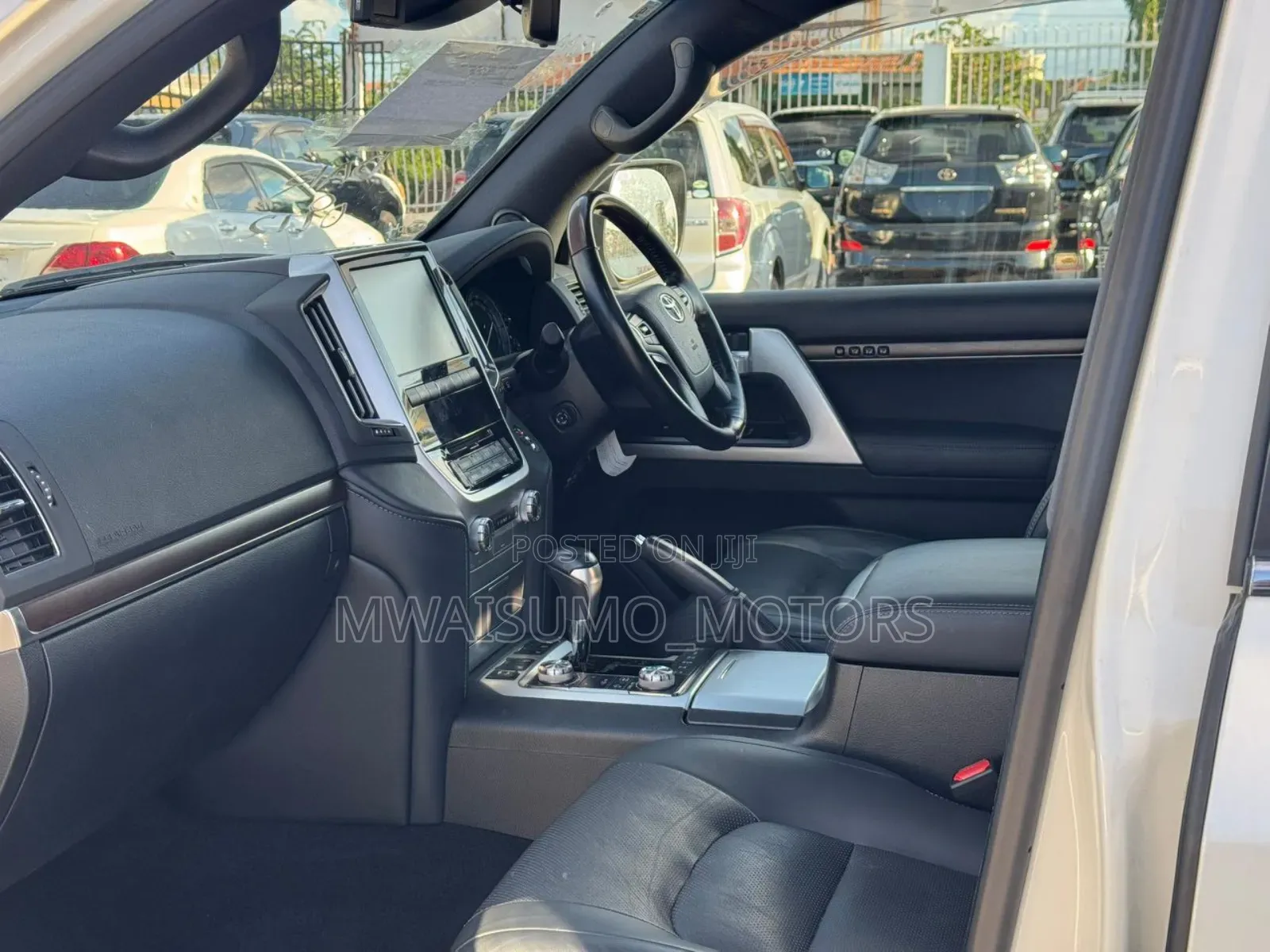 Toyota Land Cruiser 2018 Off white