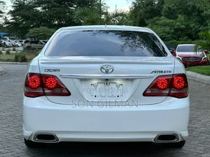 Toyota Crown 2009 Pearl