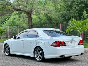 Toyota Crown 2009 Pearl