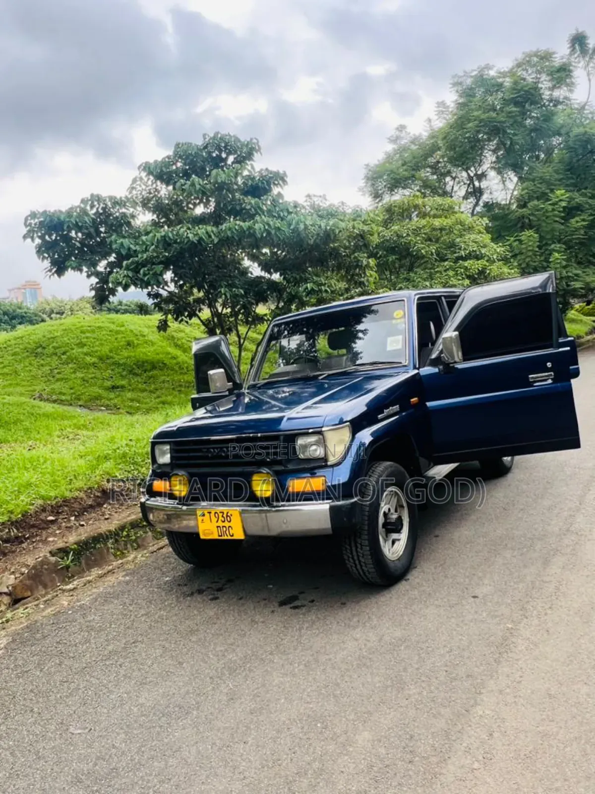 Toyota Land Cruiser 2004 Blue