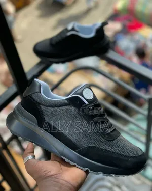 Men's Sneakers Material Leather New Shoes in Town 2025