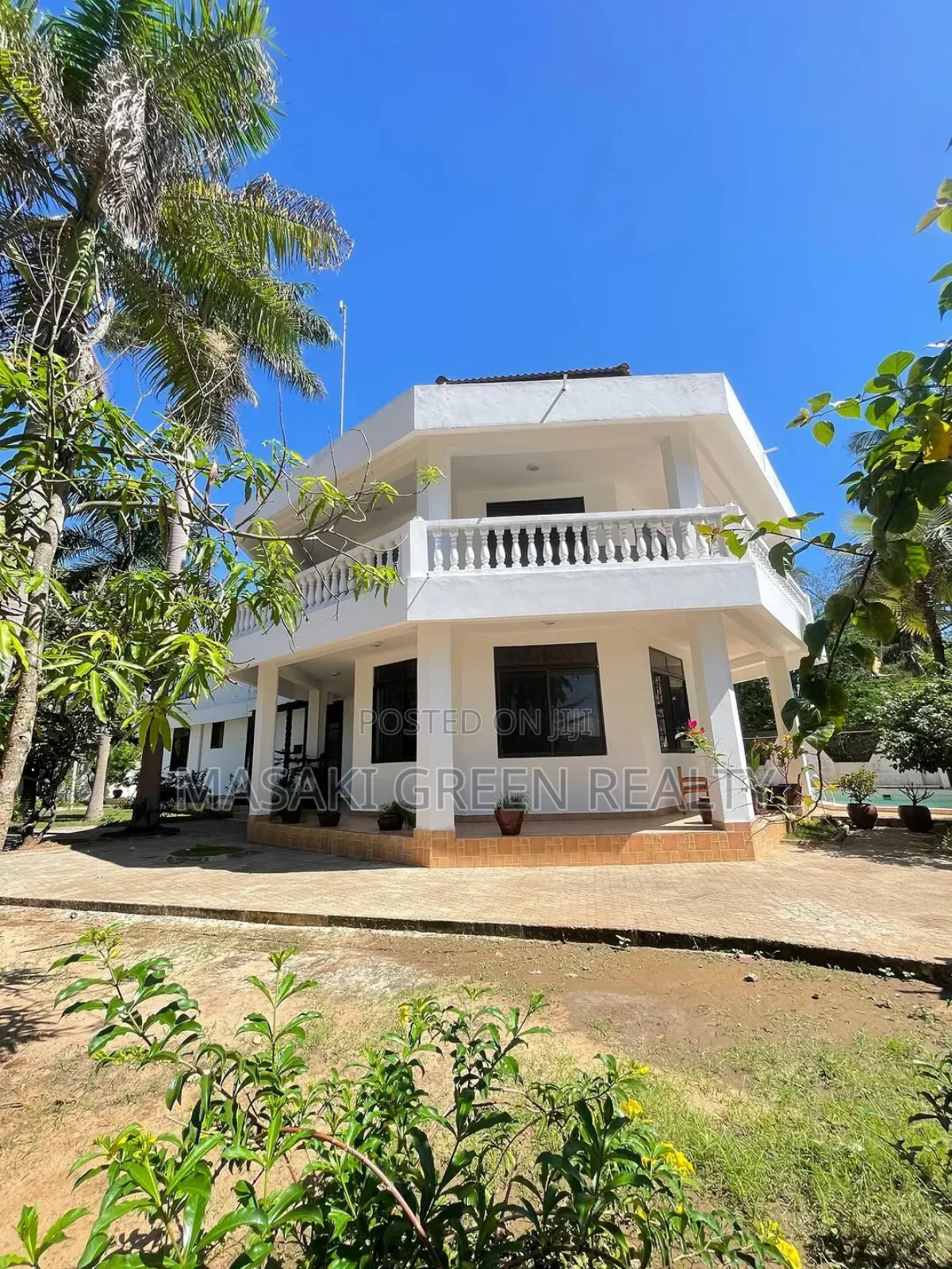8bdrm House in Mbezi Estate for sale