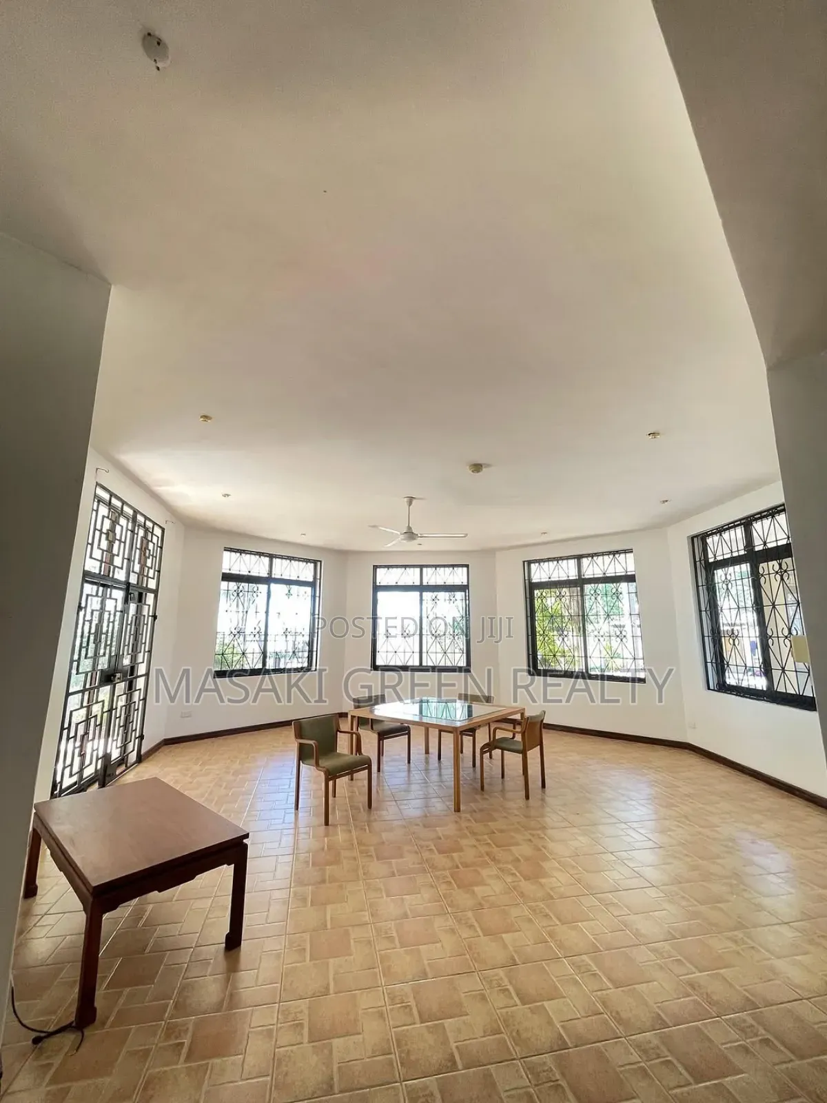 8bdrm House in Mbezi Estate for sale
