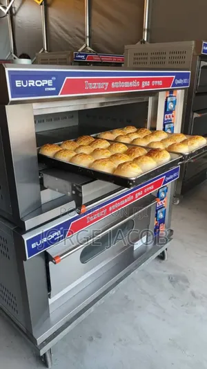 Euro-Strong Heavy Duty Bakery Gas Oven With 2 Trays.