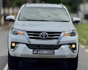 Toyota Fortuner 2.8 D AWD 2017 White