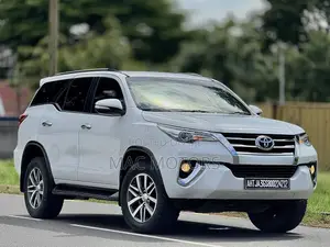 Toyota Fortuner 2.8 D AWD 2017 White
