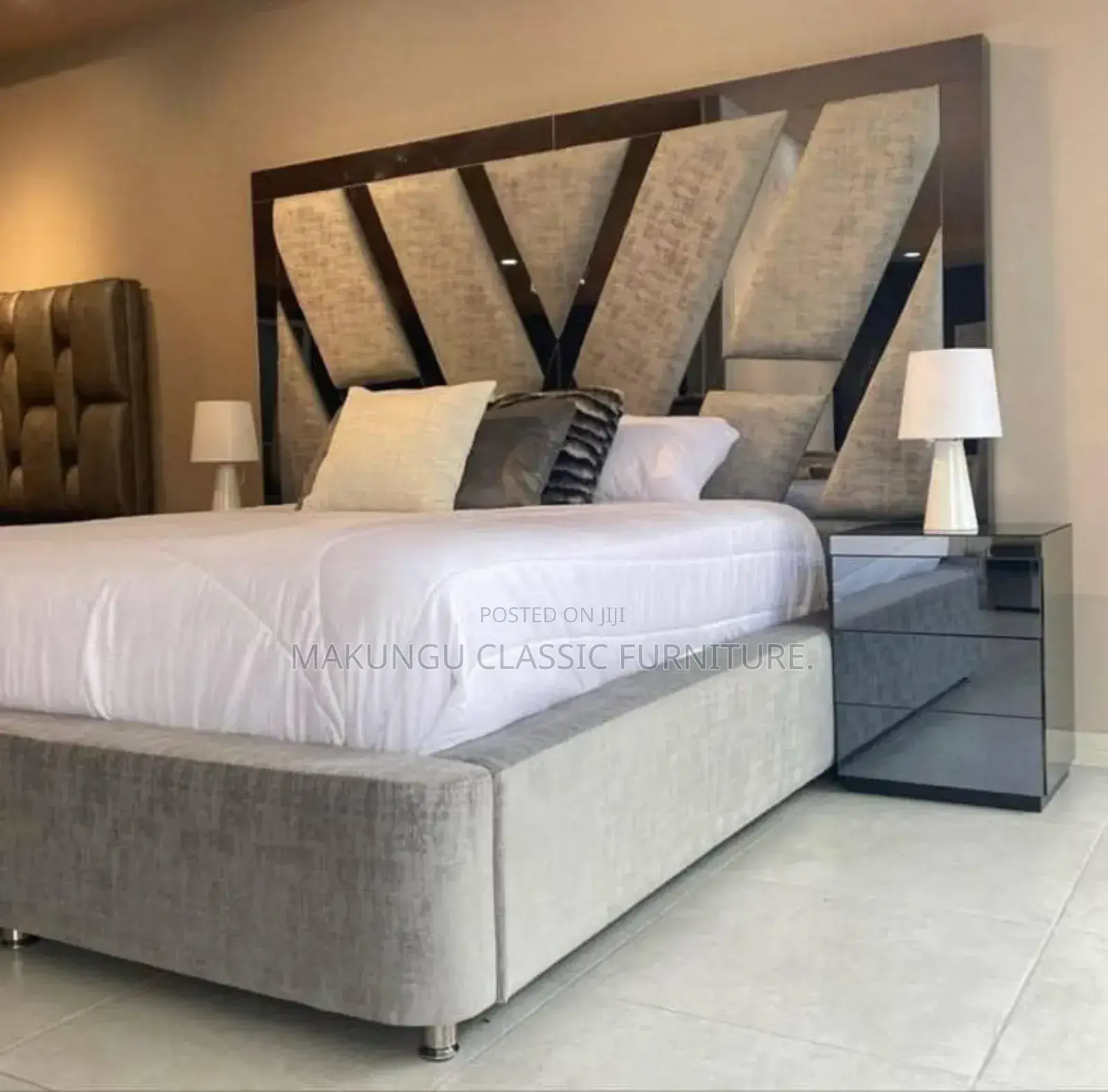 Luxurious Bed Size 5/6
